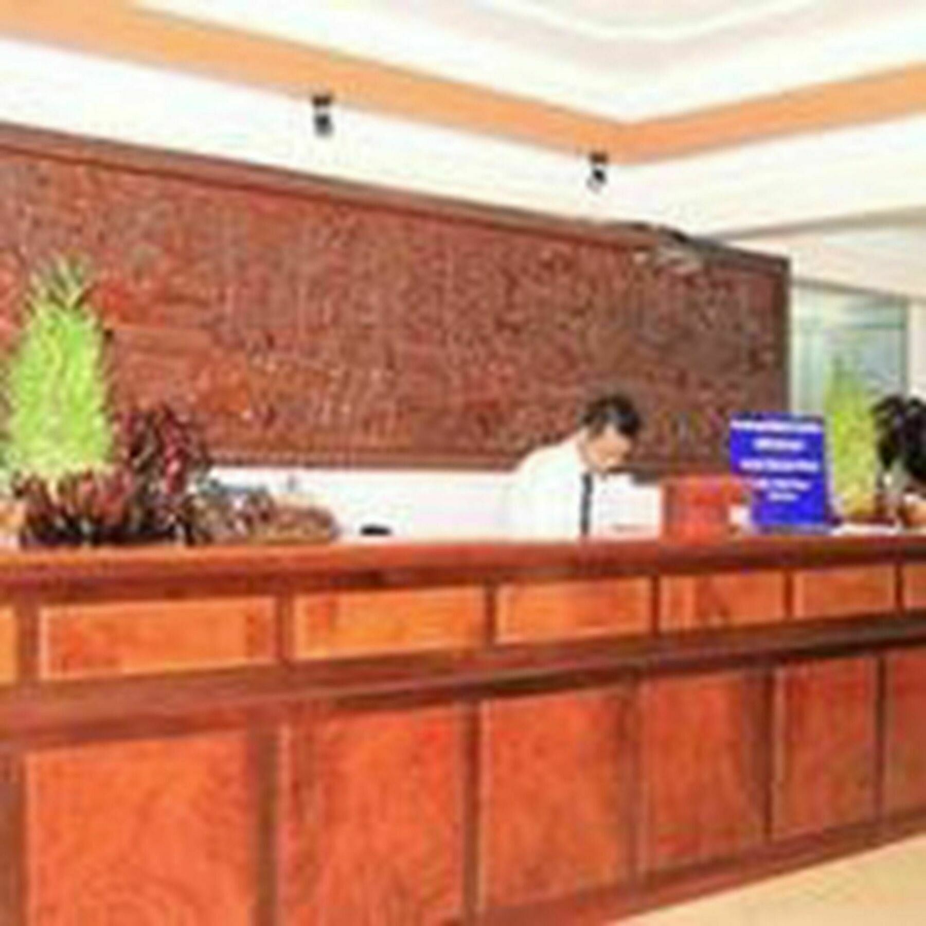 Nawin Palace Guesthouse Phnom Penh Luaran gambar